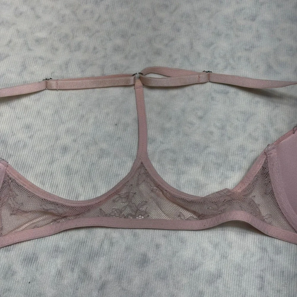 Victorias Secret Very Sexy Push-Up Bra 32D Peach  Lace Satin T-Back Racerback